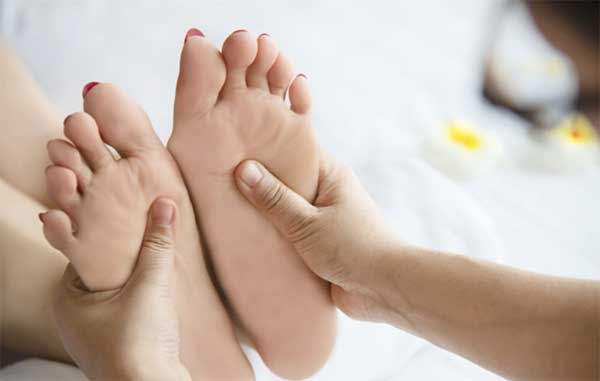 腳底按摩增強腳部氣血